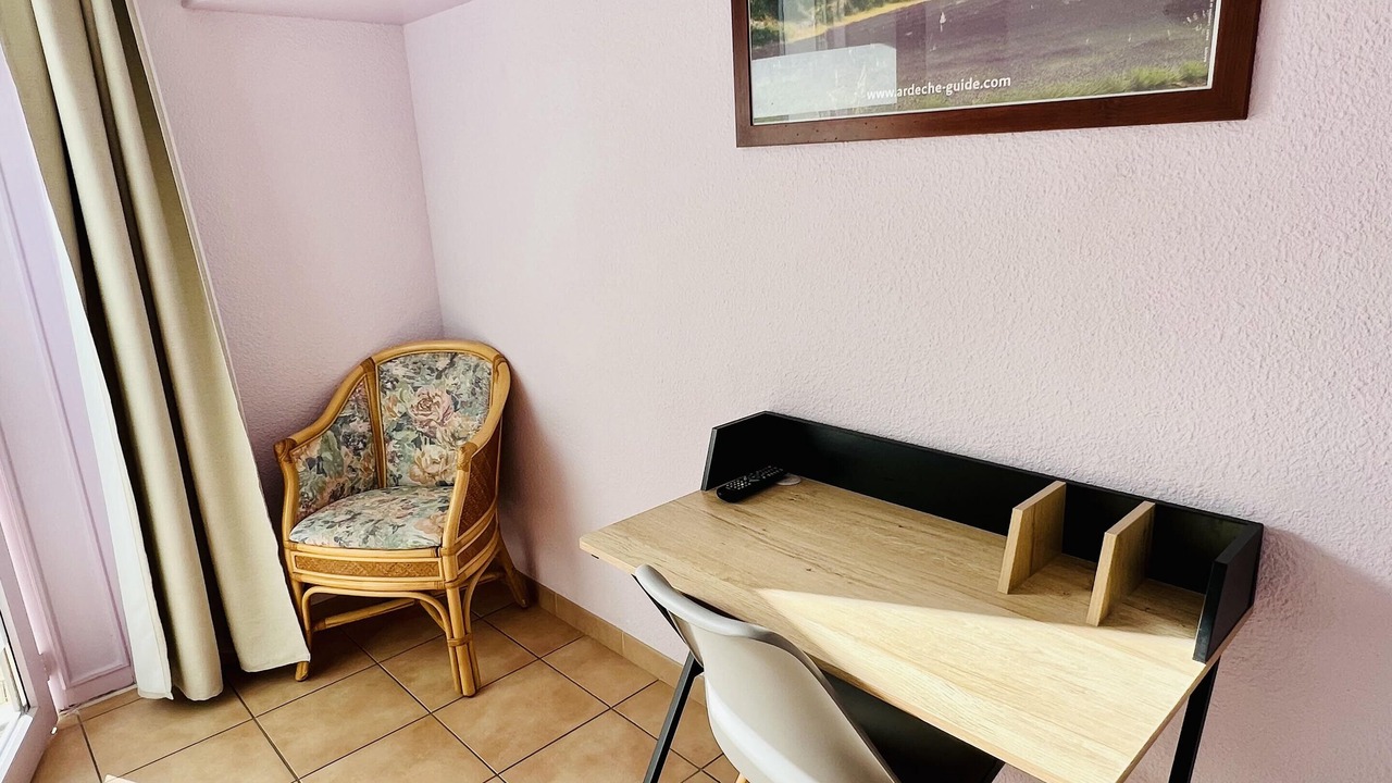 Photo of Bedroom in Baix