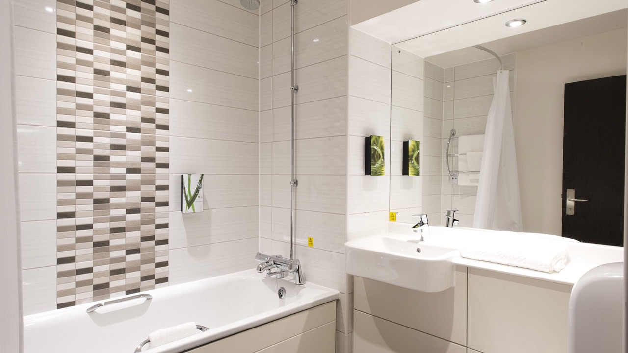 Photo of Bathroom in Egloshayle