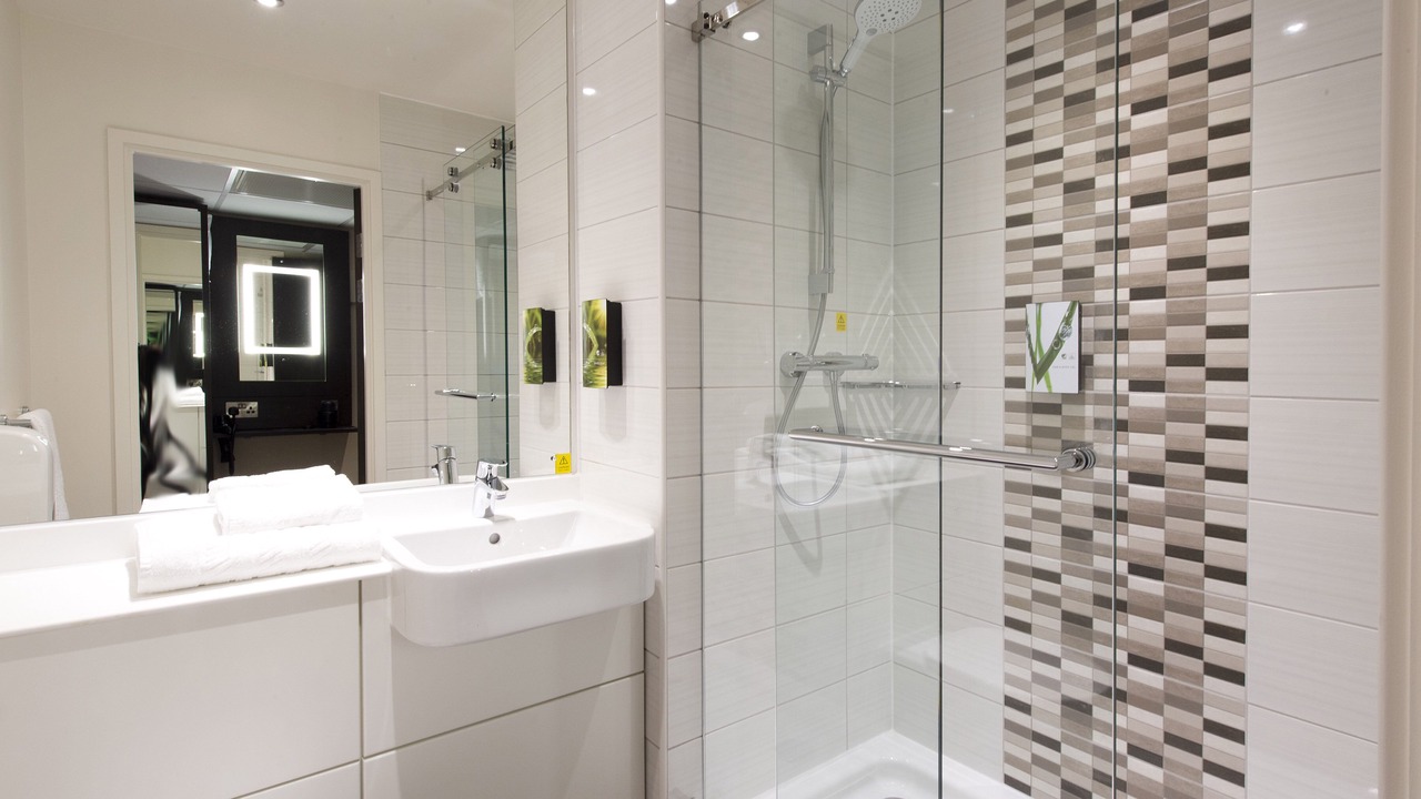 Photo of Bathroom in Egloshayle