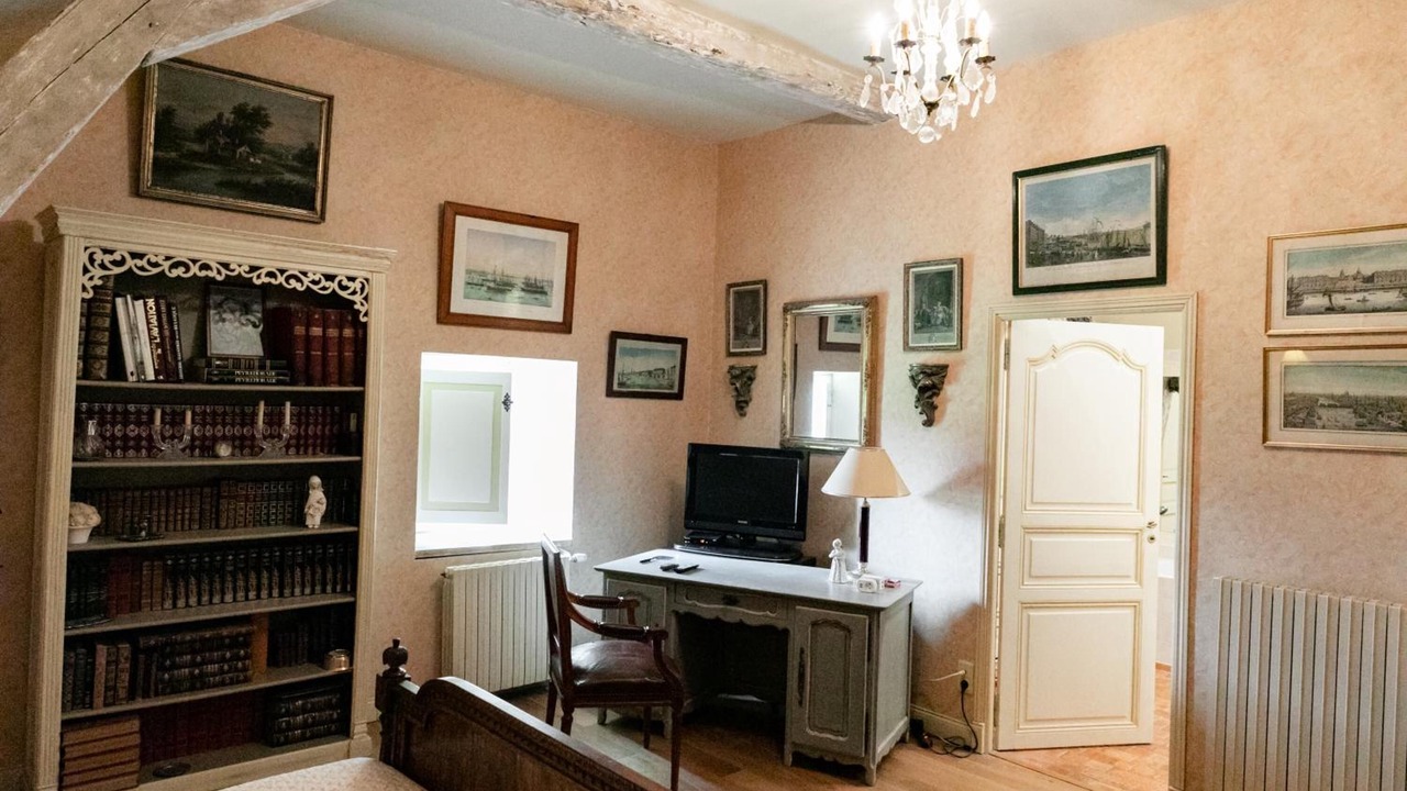 Photo of Others in Louerre