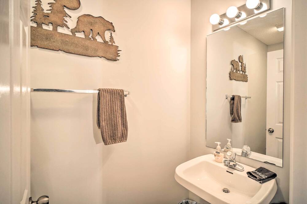 Photo of Bathroom in La Follette