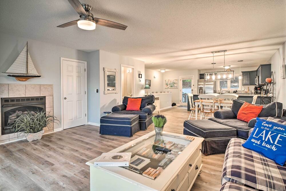 Photo of Livingroom in La Follette