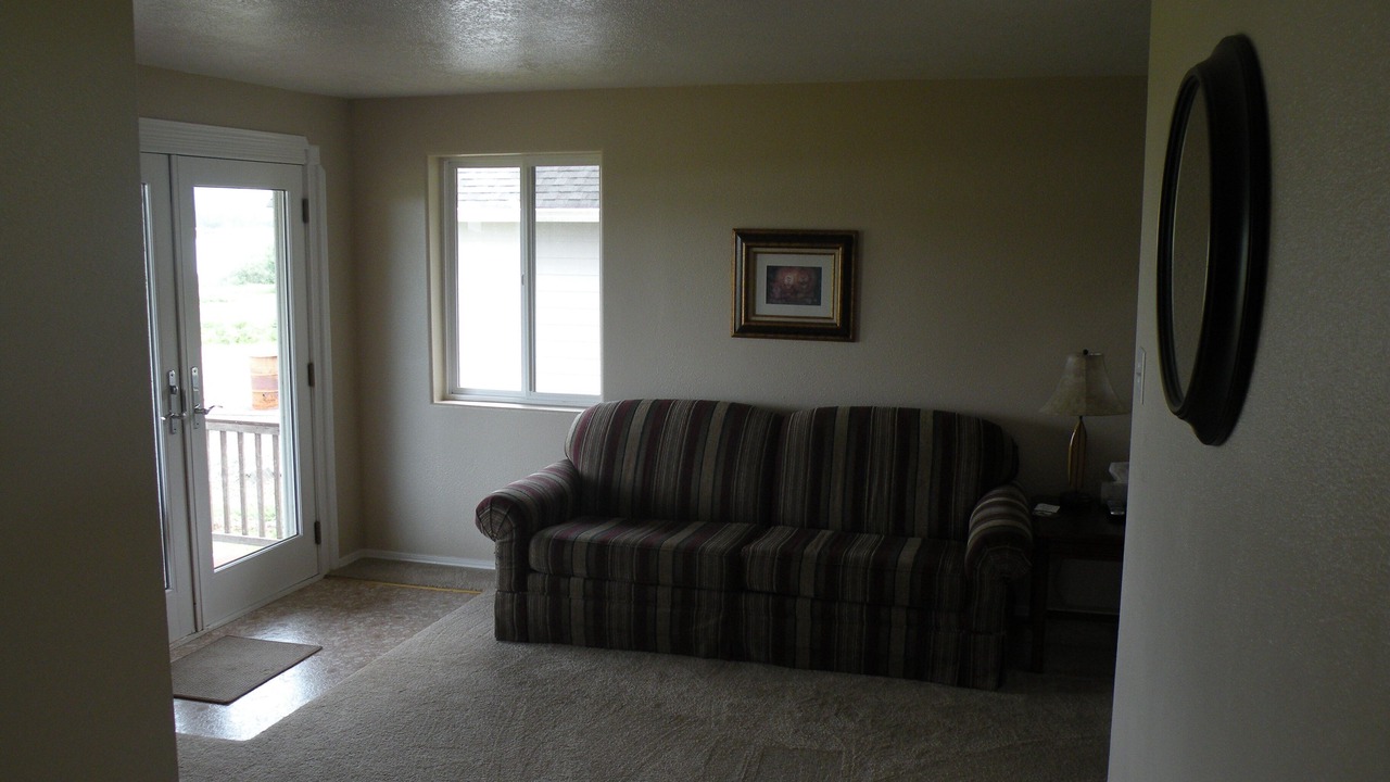 Photo of Livingroom in Cloverdale