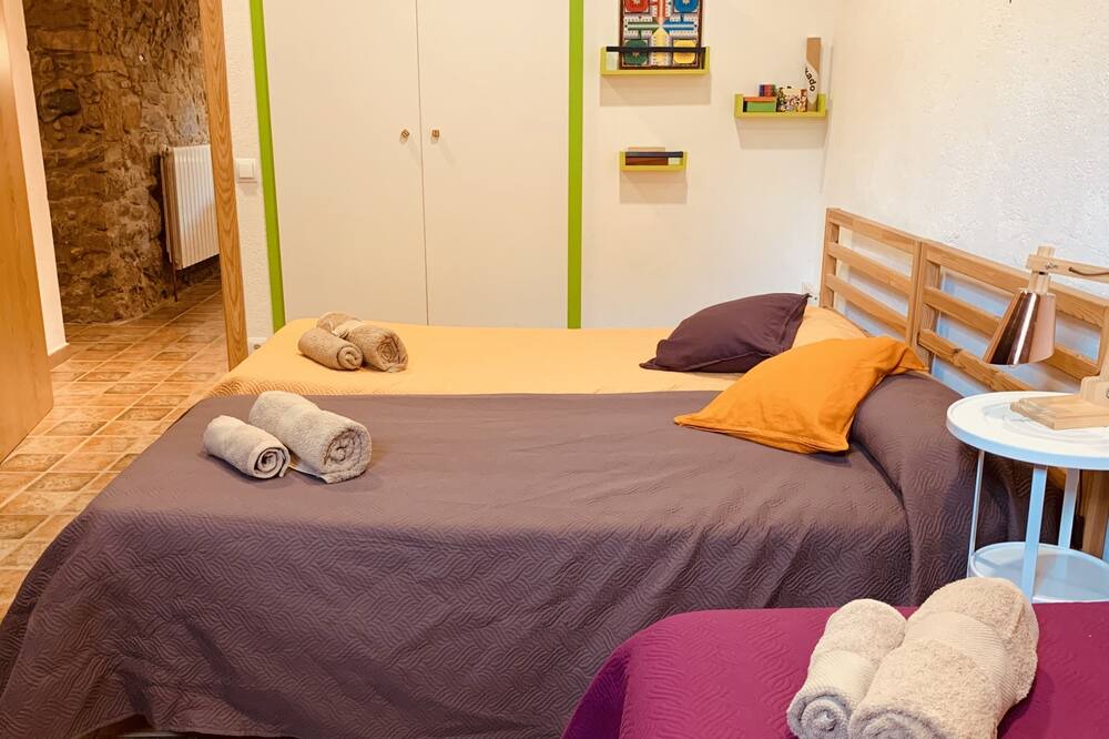 Photo of Bedroom in Llers