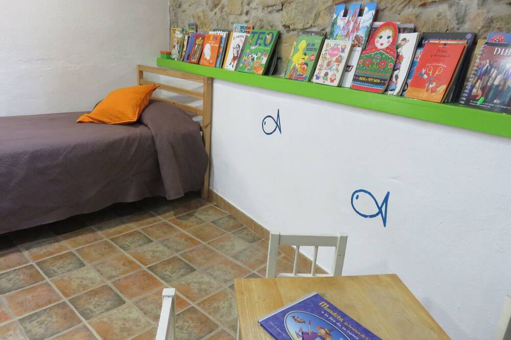 Photo of Bedroom in Llers