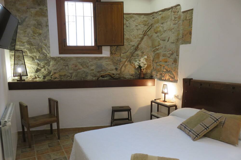 Photo of Bedroom in Llers