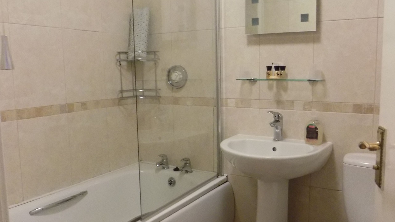 Photo of Bathroom in Dunstan