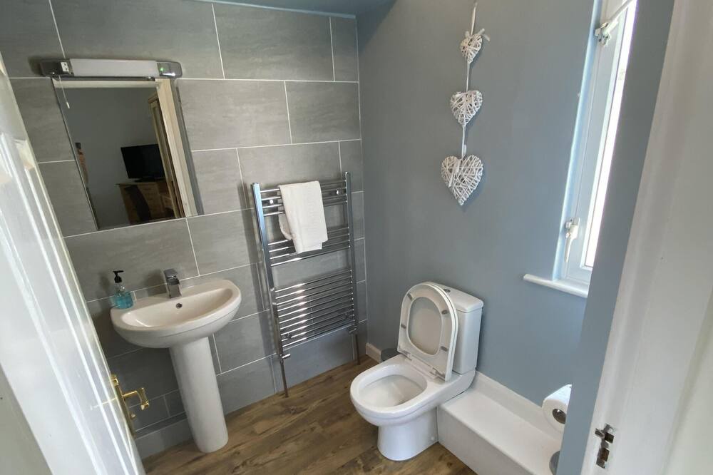 Photo of Bathroom in Mayfield