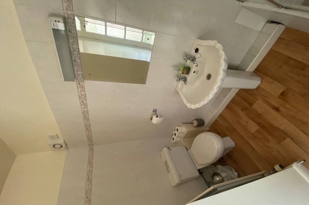 Photo of Bathroom in Mayfield