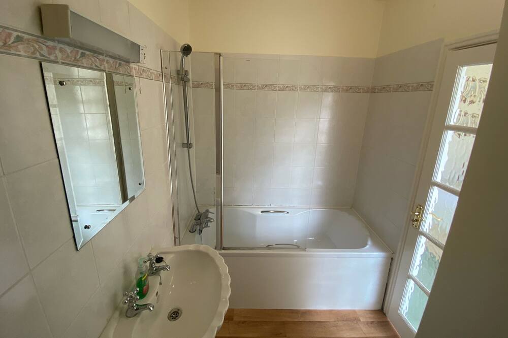 Photo of Bathroom in Mayfield
