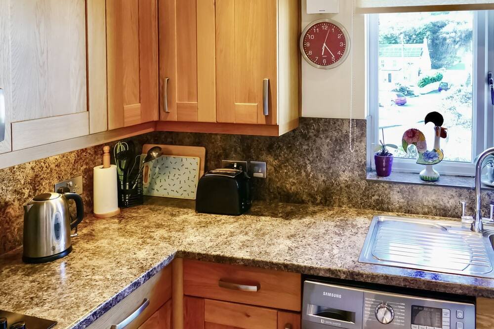 Photo of Kitchen in Portreath