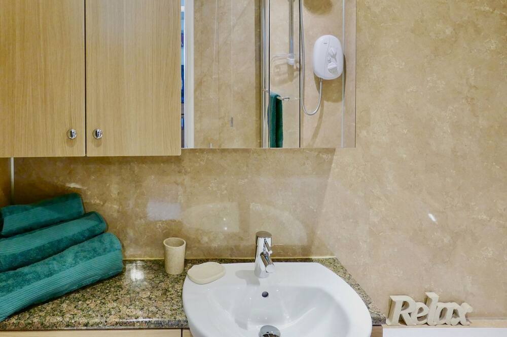 Photo of Bathroom in Portreath