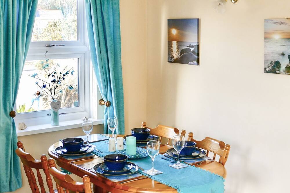 Photo of Kitchen in Portreath