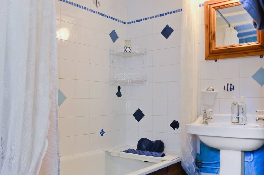 Photo of Bathroom in Buckfastleigh