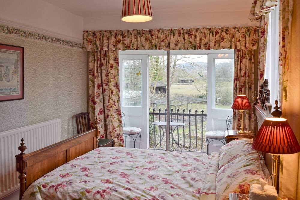 Photo of Bedroom in Alcester