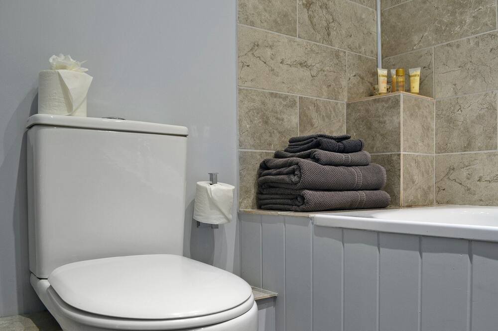 Photo of Bathroom in Pentrefelin