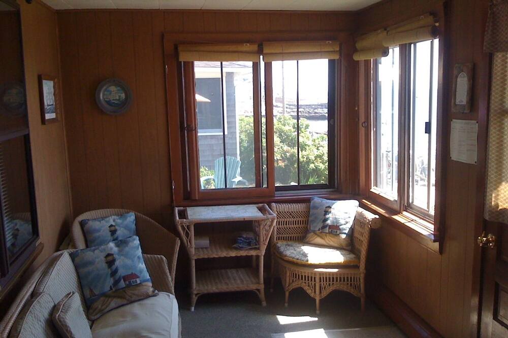 Photo of Livingroom in Middlesex County