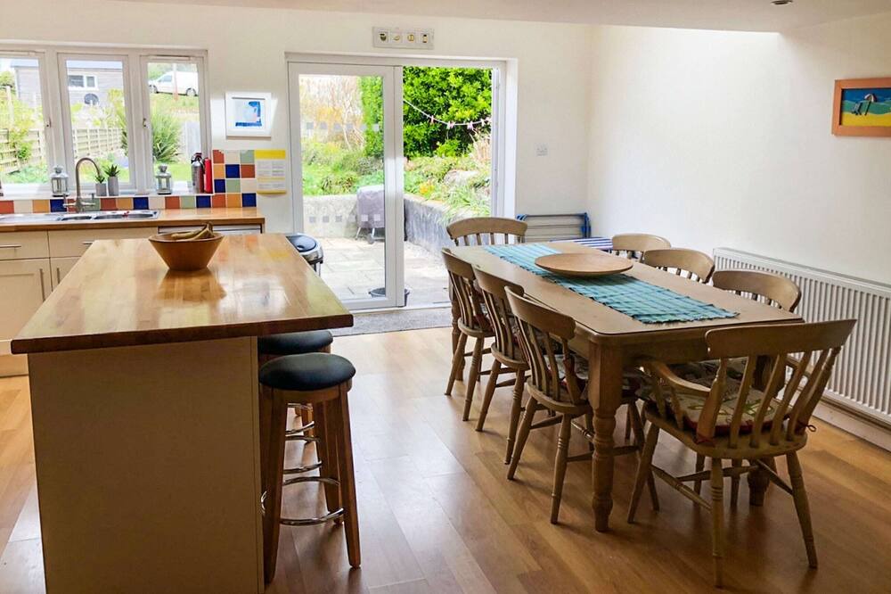 Photo of Kitchen in Portreath