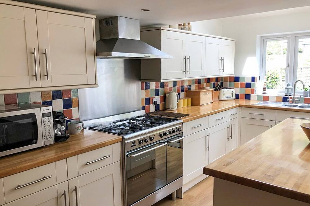 Photo of Kitchen in Portreath