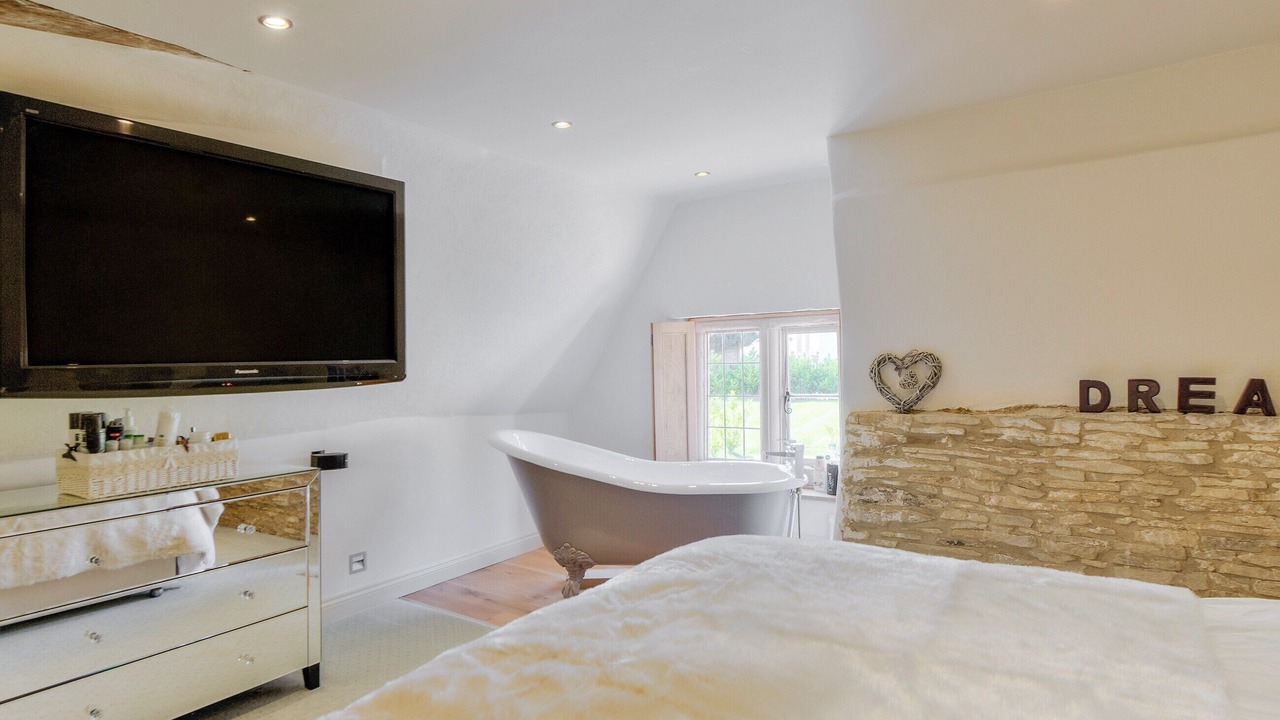 Photo of Bedroom in Longdon