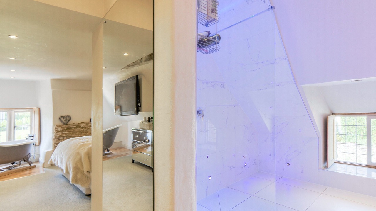 Photo of Others in Longdon