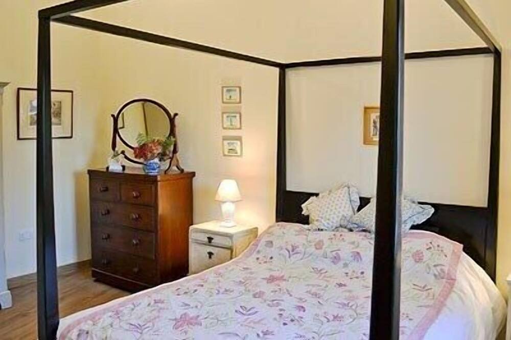 Photo of Bedroom in Robertsbridge