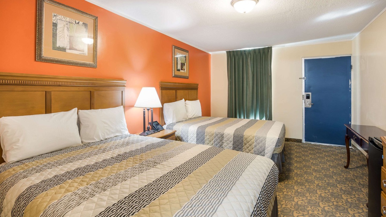 Photo of Bedroom in Adel