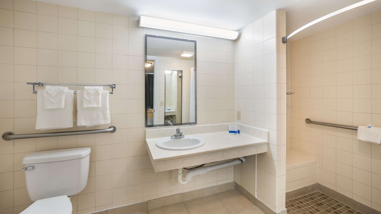 Photo of Bathroom in Adel