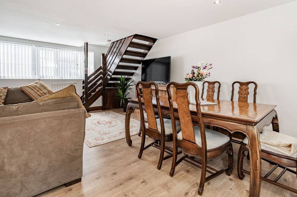 Photo of Livingroom in Postwick with Witton