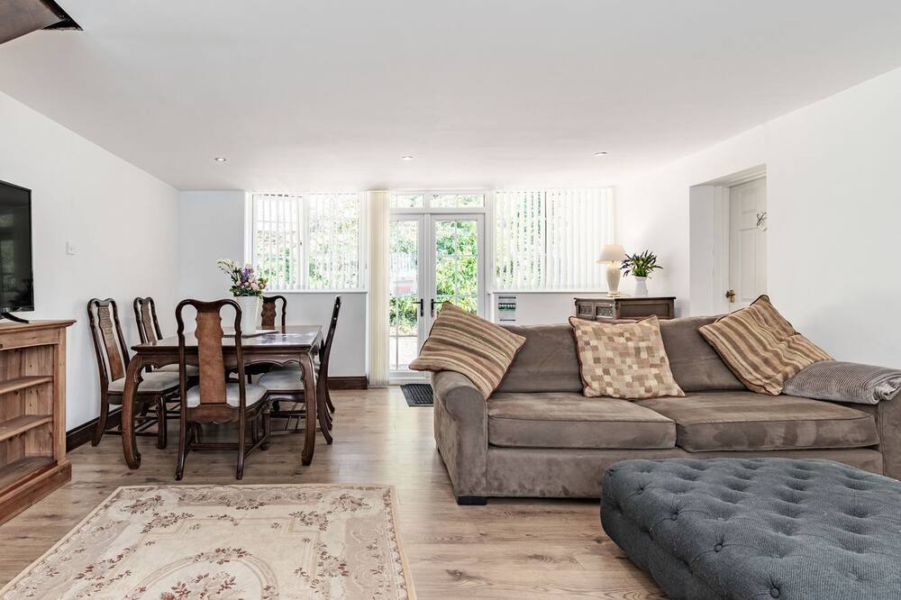 Photo of Livingroom in Postwick with Witton