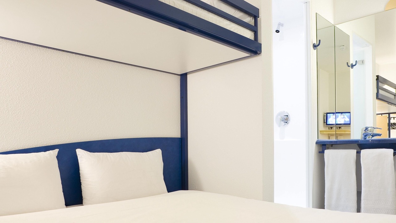 Photo of Bedroom in Libourne