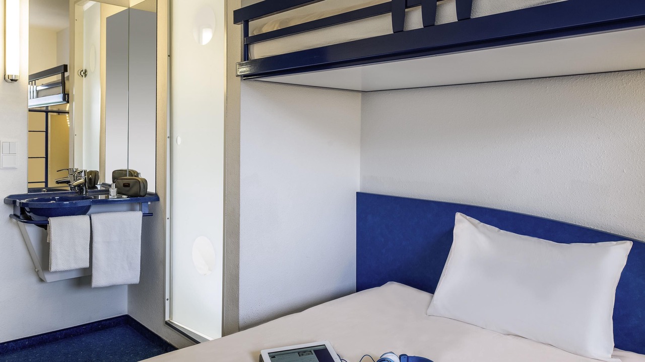 Photo of Bedroom in Libourne