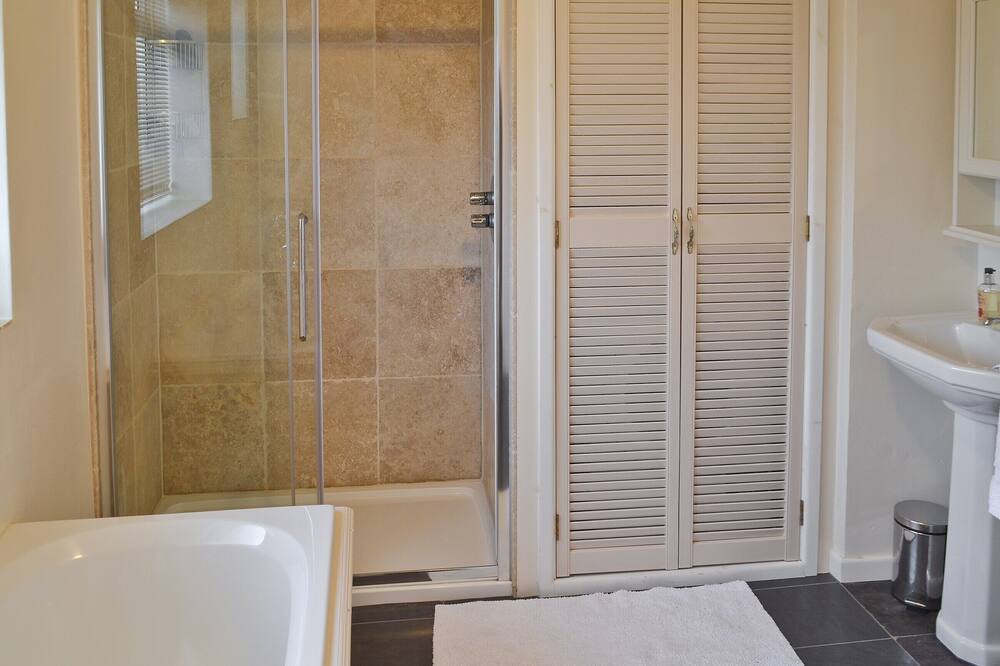 Photo of Bathroom in New Mills