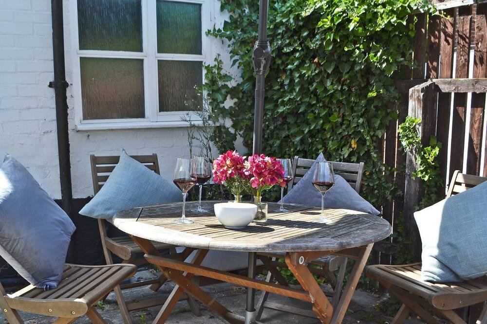 Photo of Patio Balcony in Broad Oak