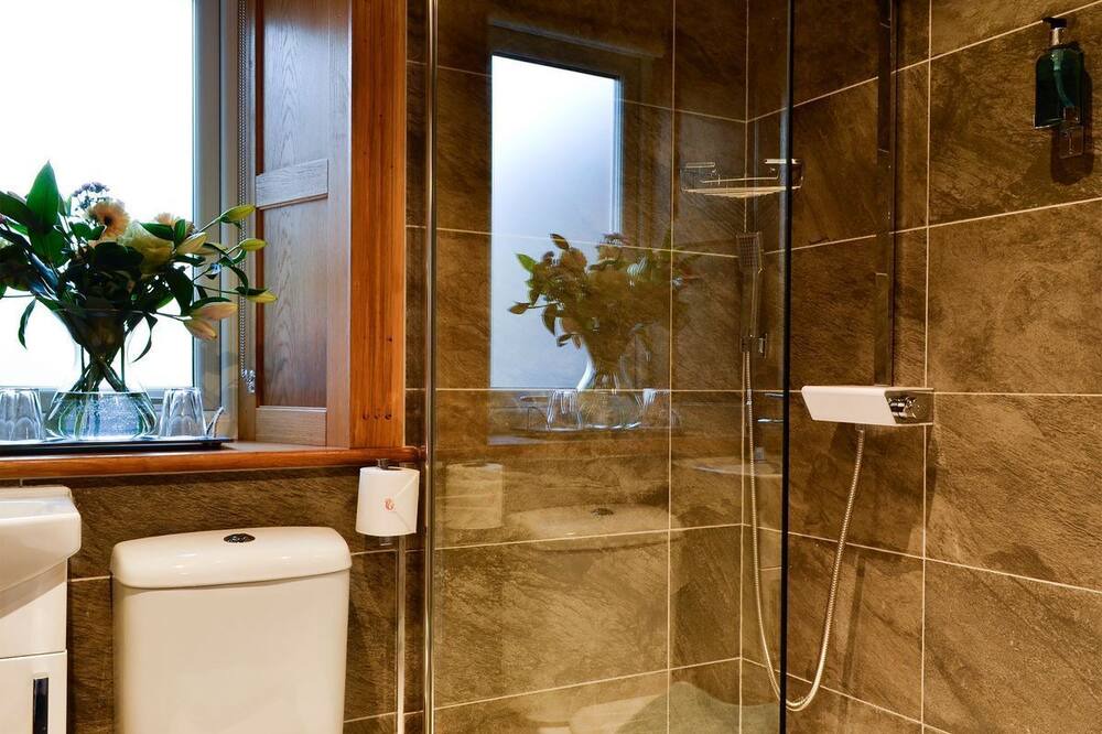 Photo of Bathroom in Wing