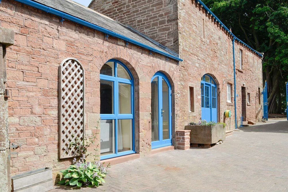 Photo of Outdoor in Wing