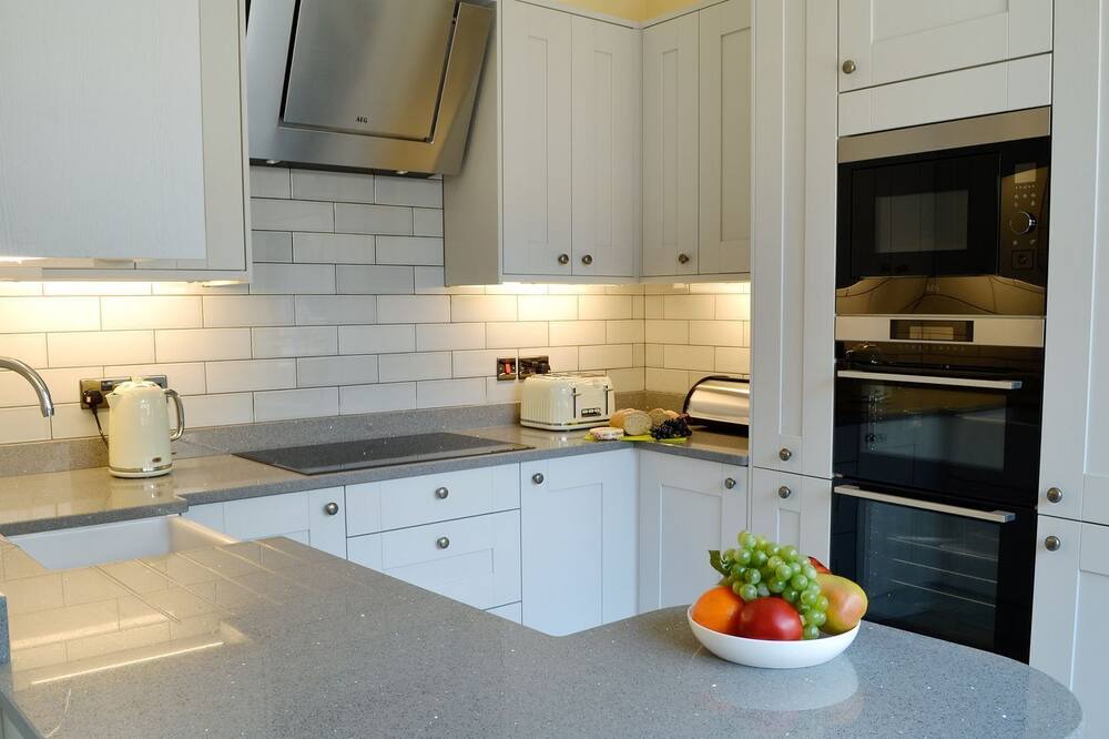 Photo of Kitchen in Wing