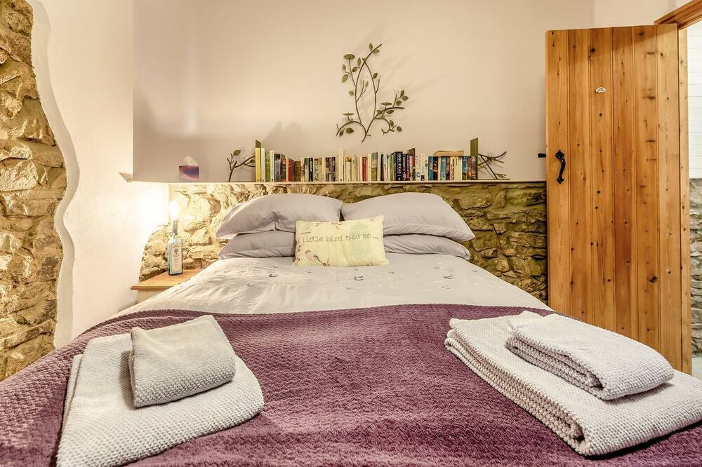 Photo of Bedroom in Llanarthney