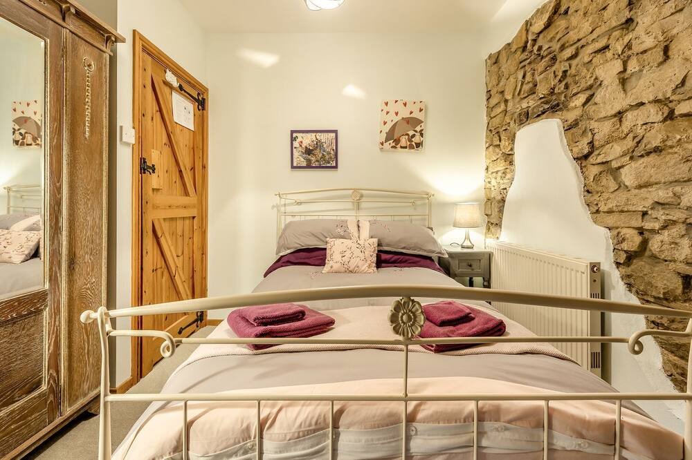 Photo of Bedroom in Llanarthney