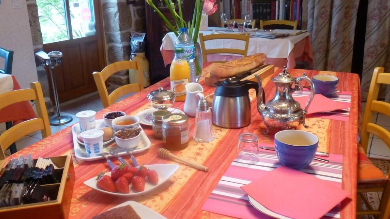 Photo of Others in Breles