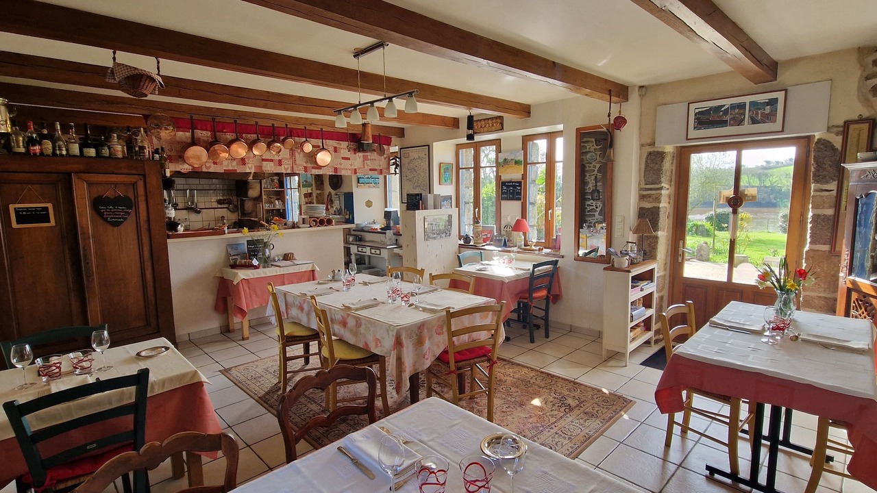 Photo of Others in Breles