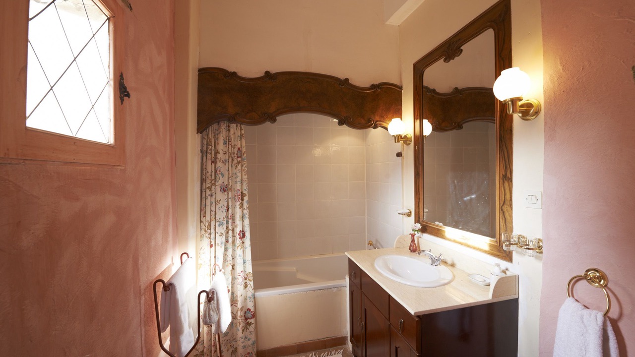 Photo of Bathroom in Montesquieu-Volvestre