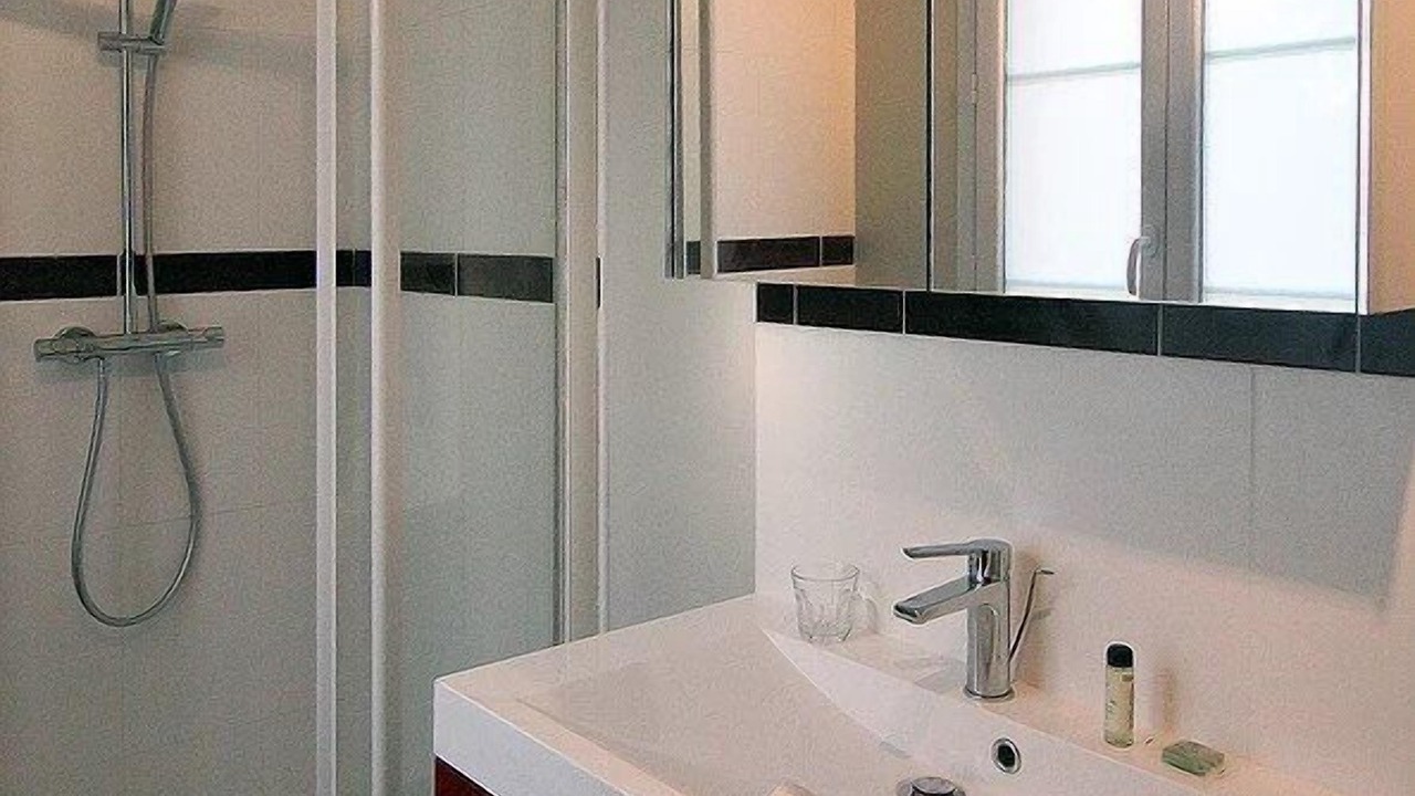 Photo of Bathroom in Meulan-en-Yvelines