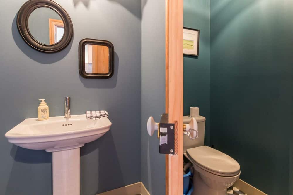 Photo of Bathroom in Saint-Jean-le-Thomas