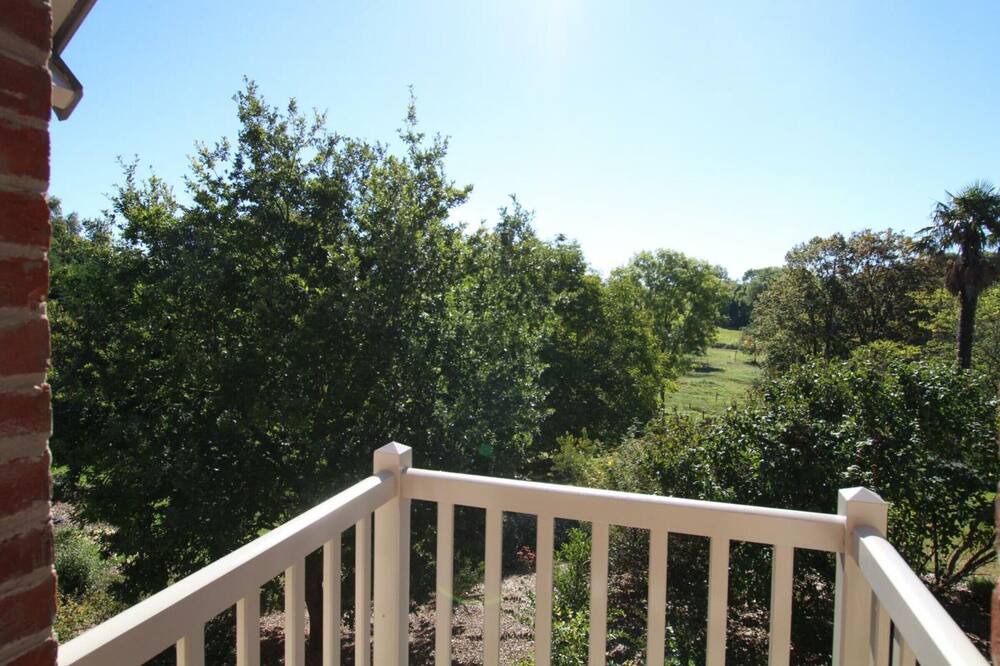 Photo of Patio Balcony in Saint-Jean-le-Thomas