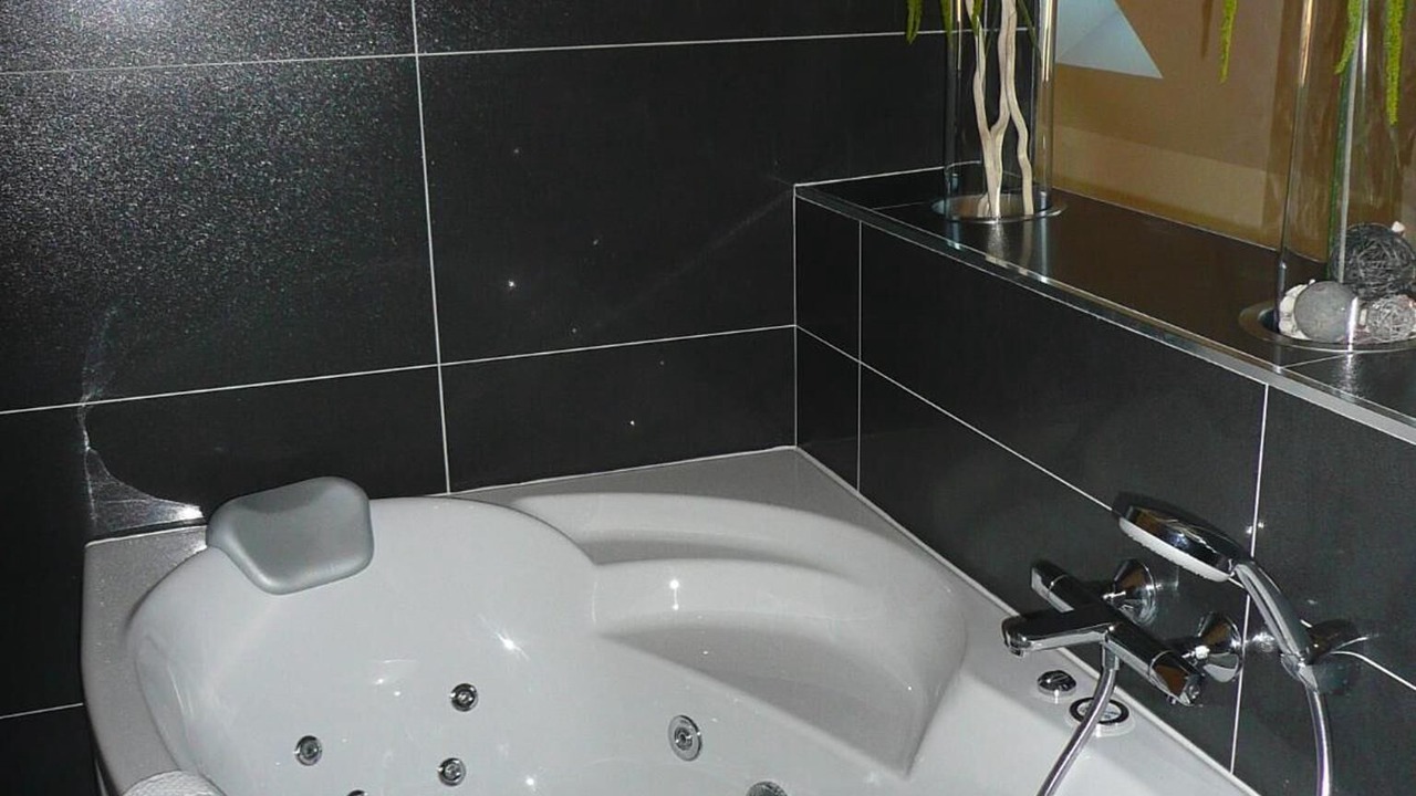 Photo of Others in Cheville