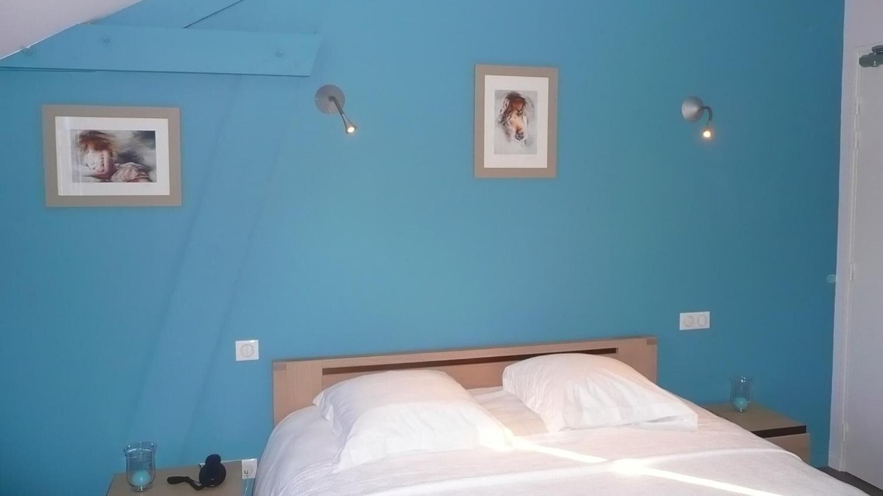 Photo of Others in Cheville