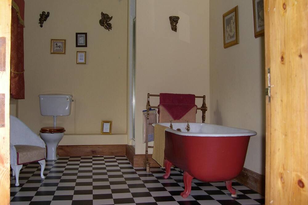 Photo of Bathroom in Lullington