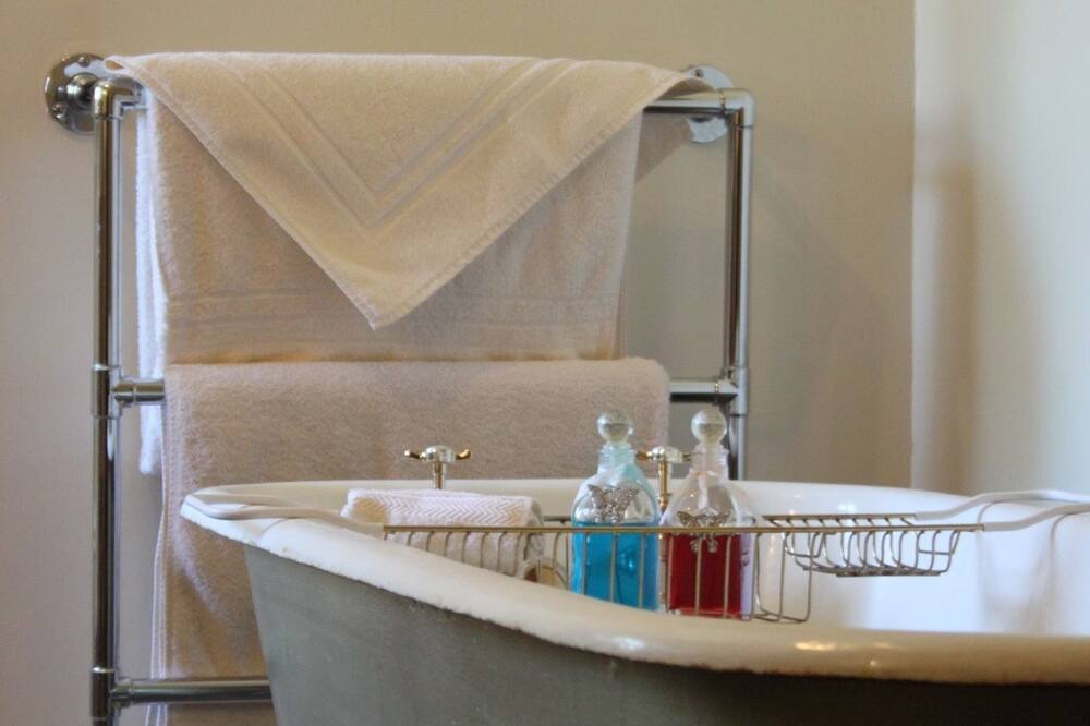 Photo of Bathroom in Lullington