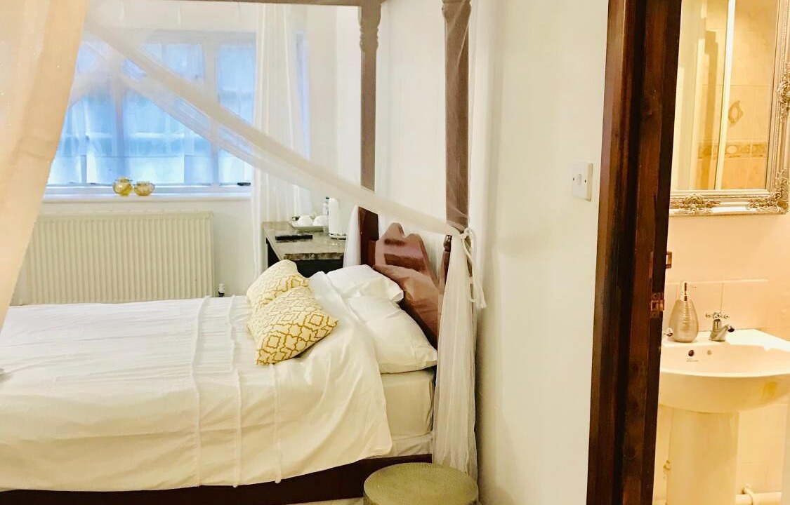 Photo of Others in Tinsley Green